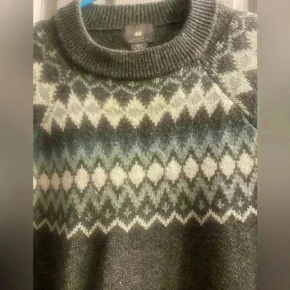 Men’s Relaxed Fit Jacquard Knit Pullover Sweater in gray white & greens LARGE - Picture 2 of 8
